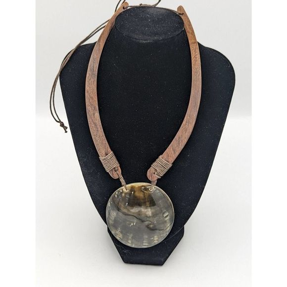 Large Mother Of Pearl Abalone Statement Necklace Choker Pendant Wood Natrual - Picture 4 of 7